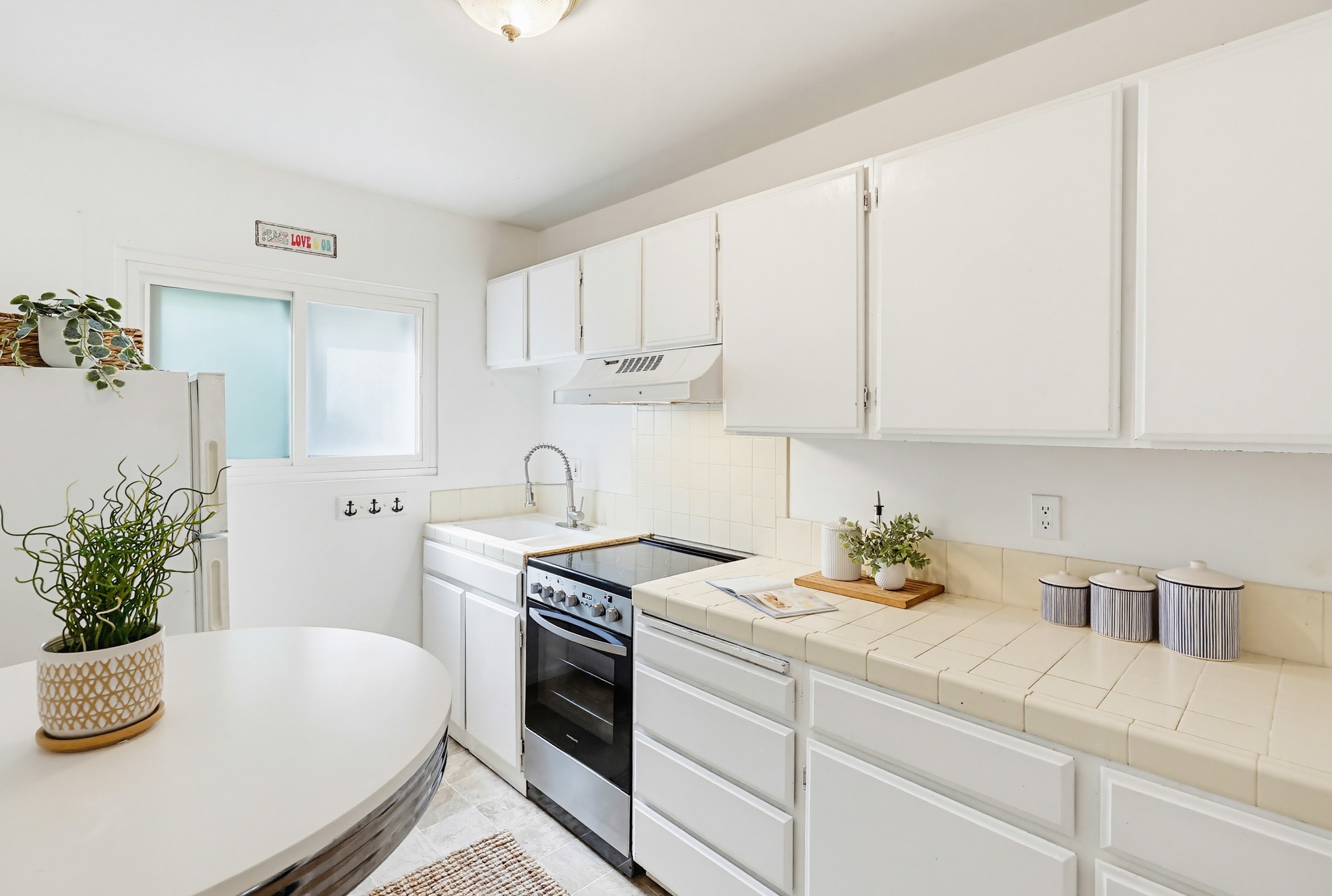 Virtual tour photo 24 of 54 for 4477 Mentone St UNIT 105