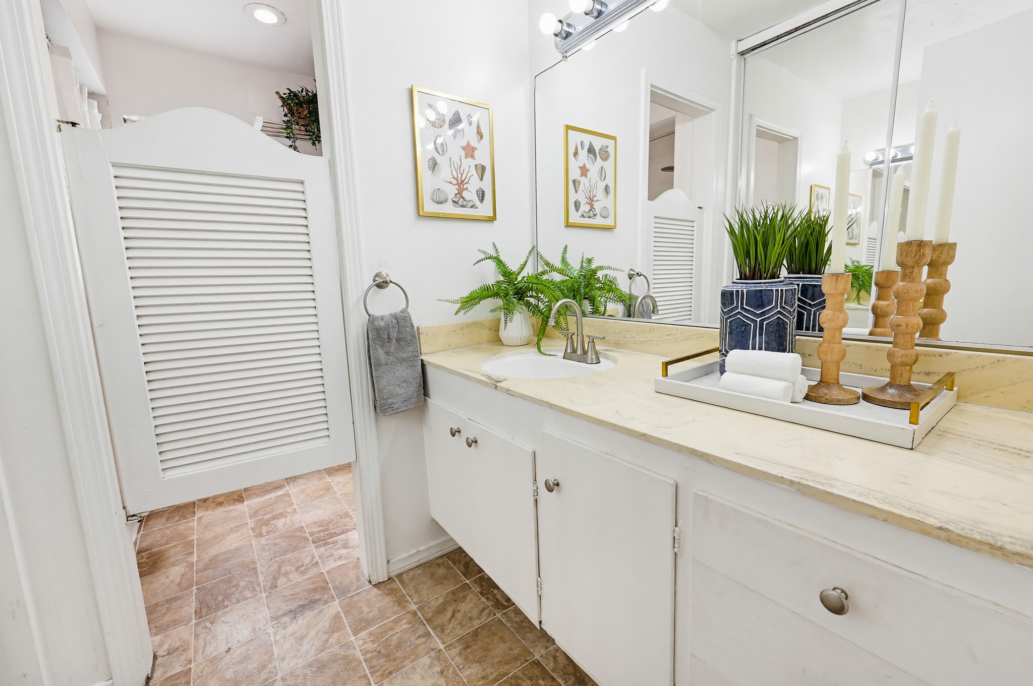 Virtual tour photo 28 of 54 for 4477 Mentone St UNIT 105