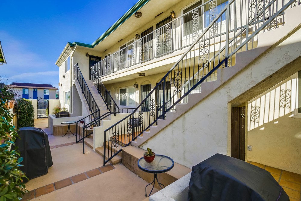 Virtual tour photo 3 of 27 for 4479 Marlborough Ave #6