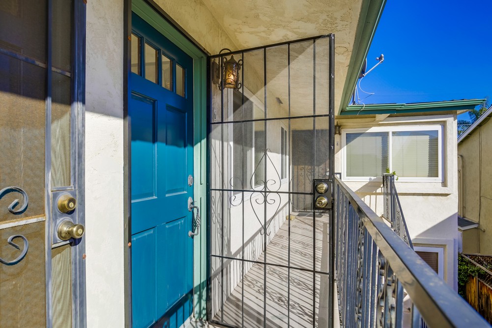 Virtual tour photo 6 of 27 for 4479 Marlborough Ave #6