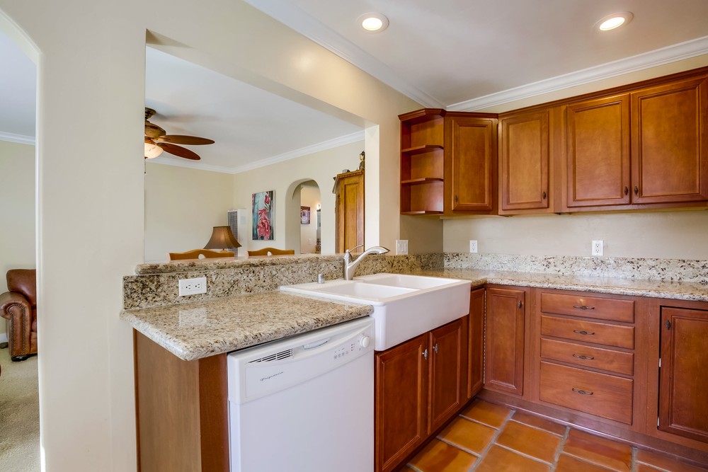 Virtual tour photo 17 of 27 for 4479 Marlborough Ave #6