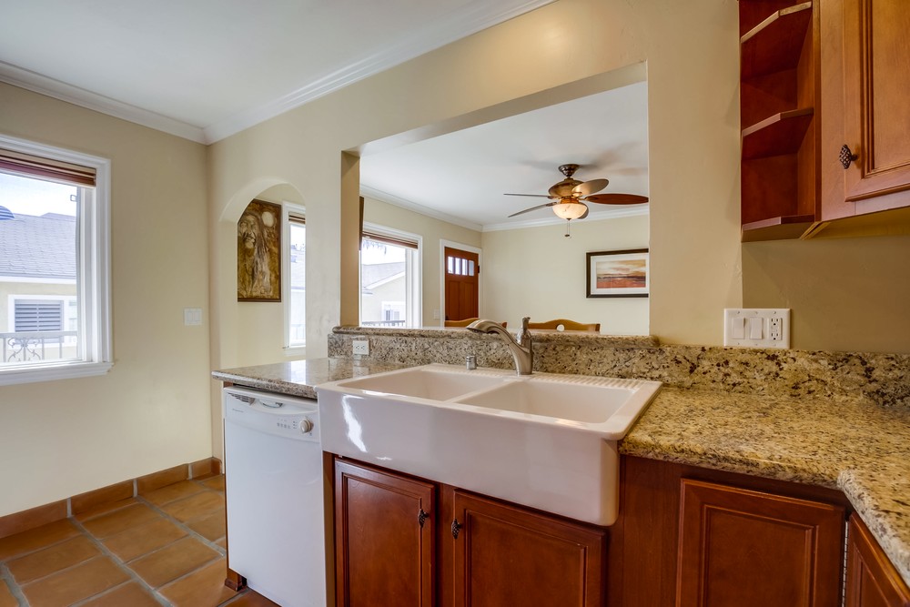 Virtual tour photo 18 of 27 for 4479 Marlborough Ave #6