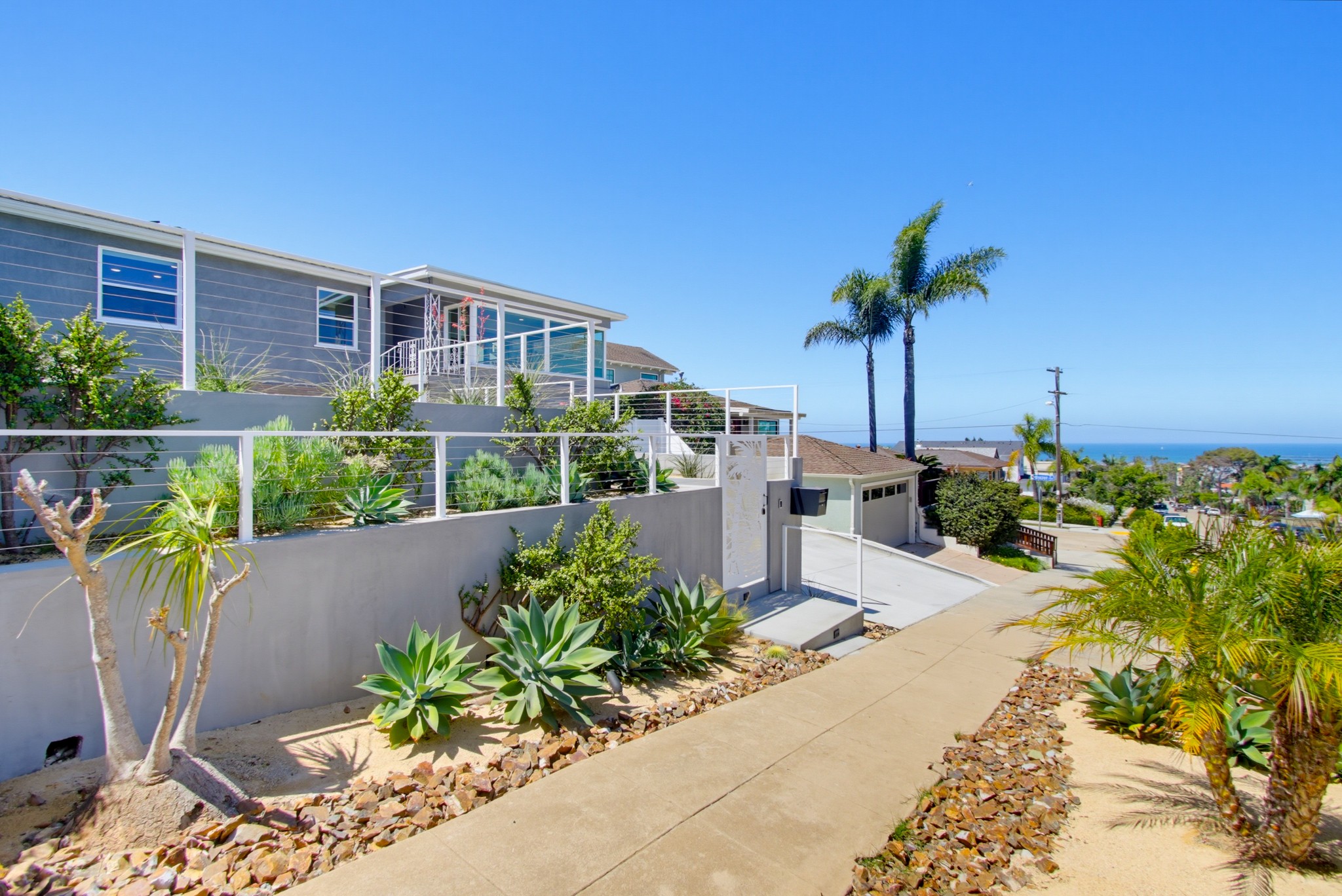 Virtual tour photo 4 of 125 for 4483 Saratoga Ave