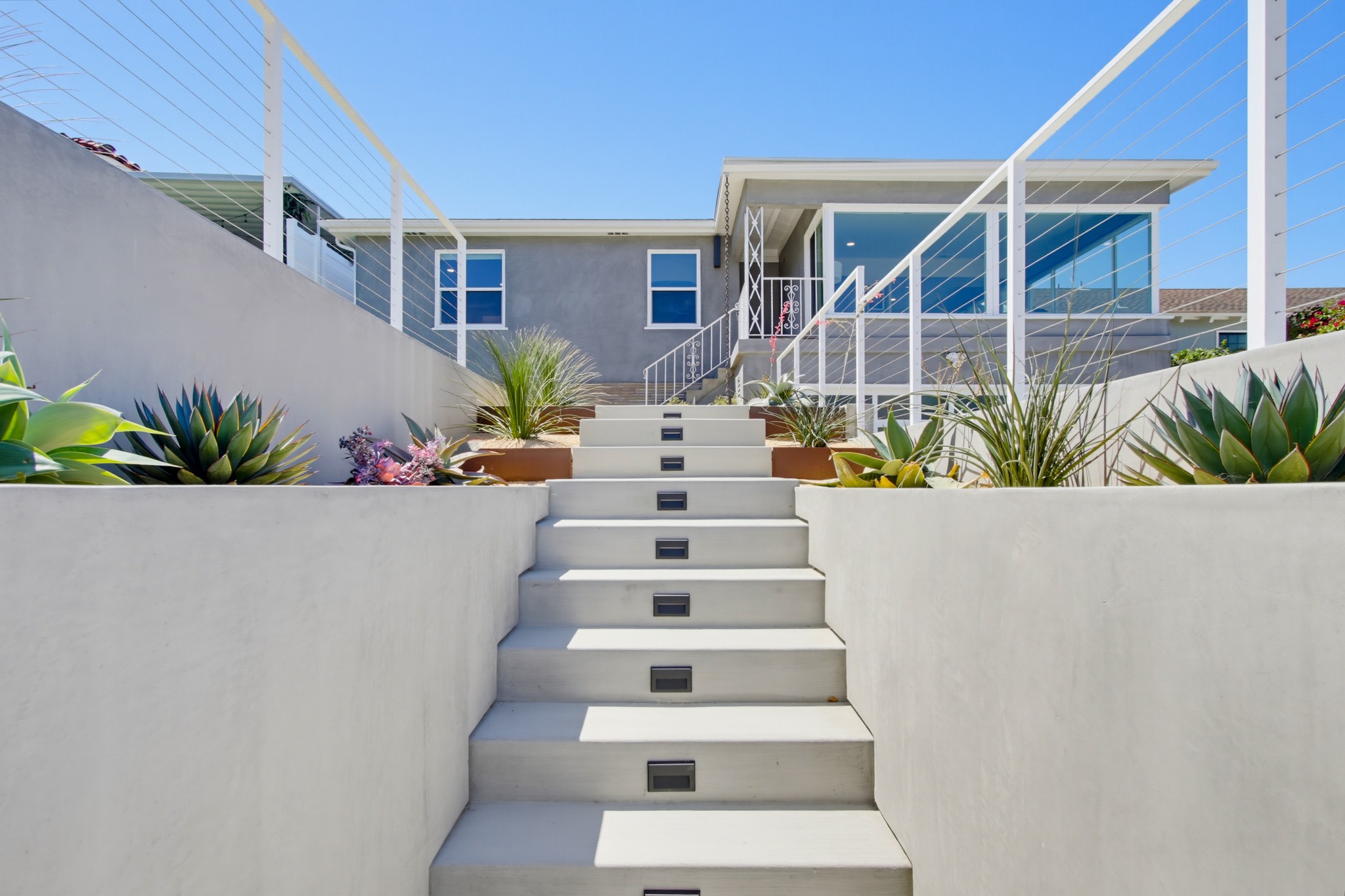 Virtual tour photo 6 of 125 for 4483 Saratoga Ave