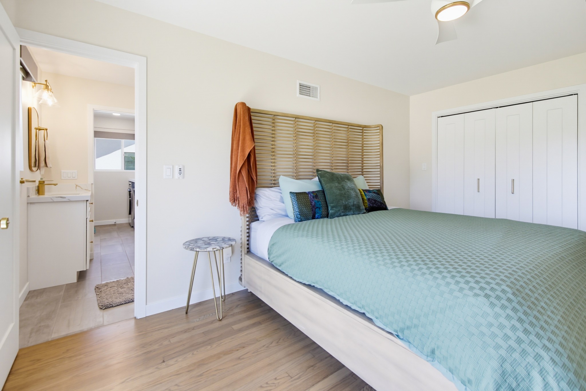 Virtual tour photo 52 of 125 for 4483 Saratoga Ave