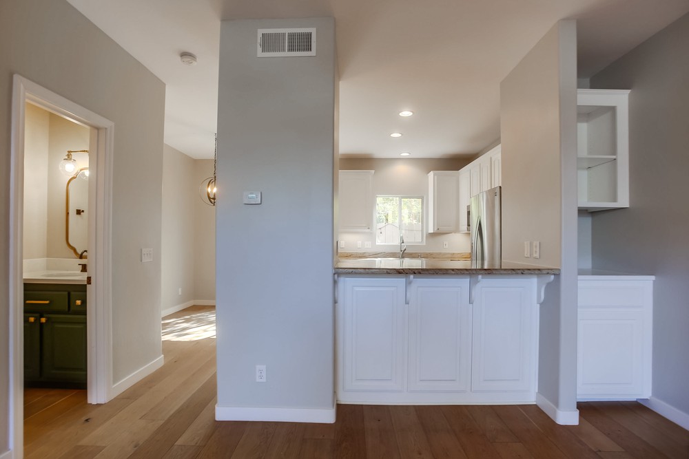 Virtual tour photo 10 of 38 for 4485 Cleveland Ave