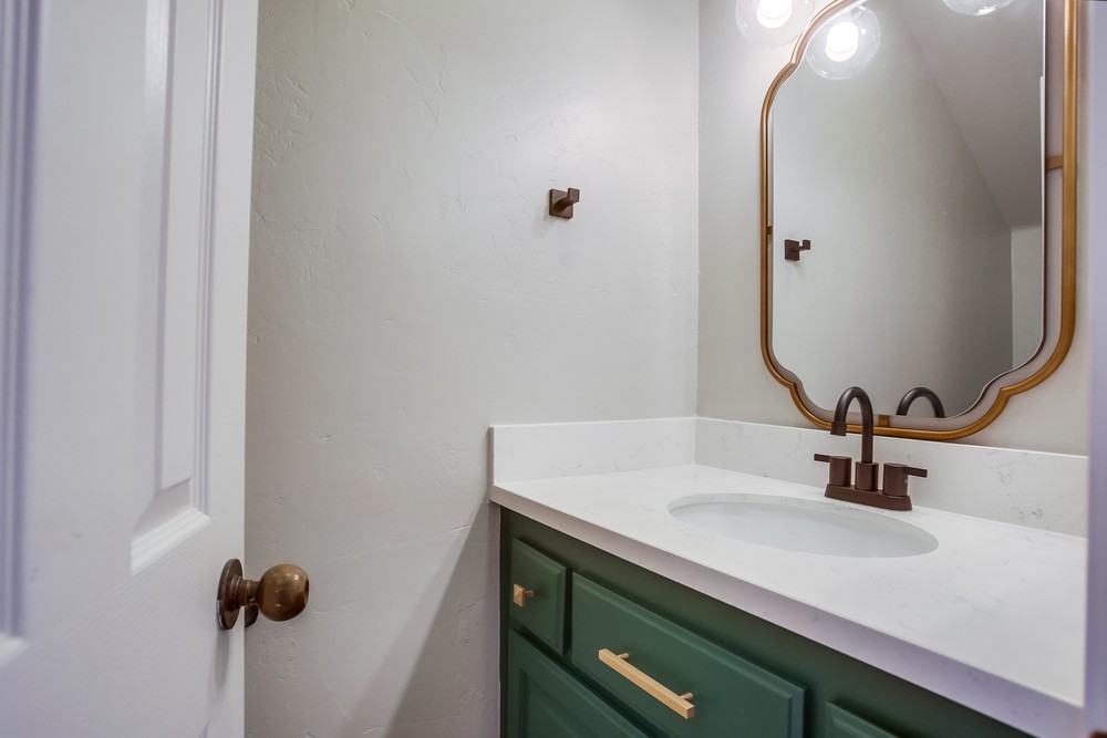 Virtual tour photo 11 of 38 for 4485 Cleveland Ave
