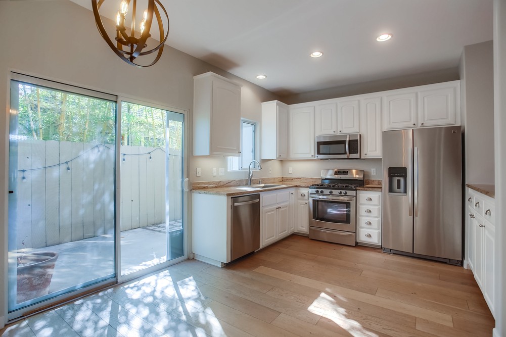 Virtual tour photo 13 of 38 for 4485 Cleveland Ave