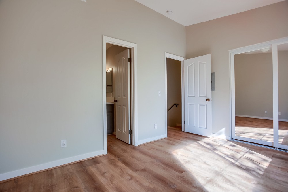 Virtual tour photo 24 of 38 for 4485 Cleveland Ave