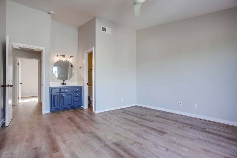Virtual tour photo 29 of 38 for 4485 Cleveland Ave