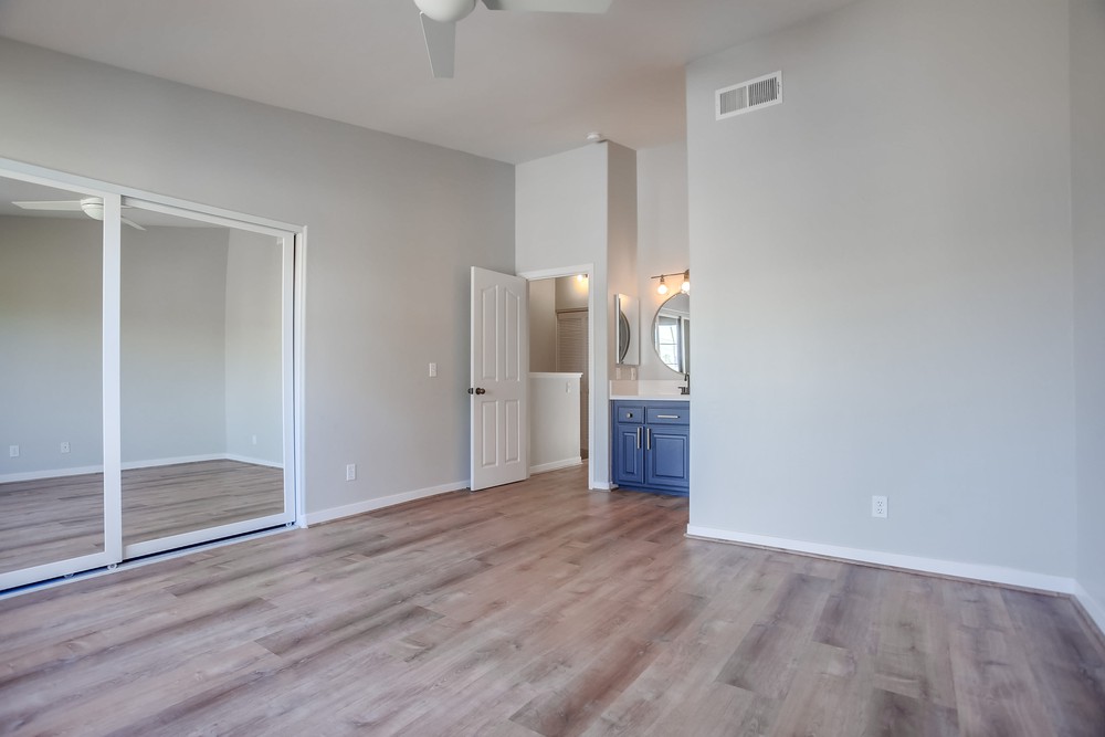 Virtual tour photo 30 of 38 for 4485 Cleveland Ave