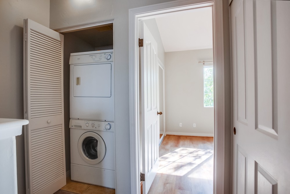 Virtual tour photo 33 of 38 for 4485 Cleveland Ave