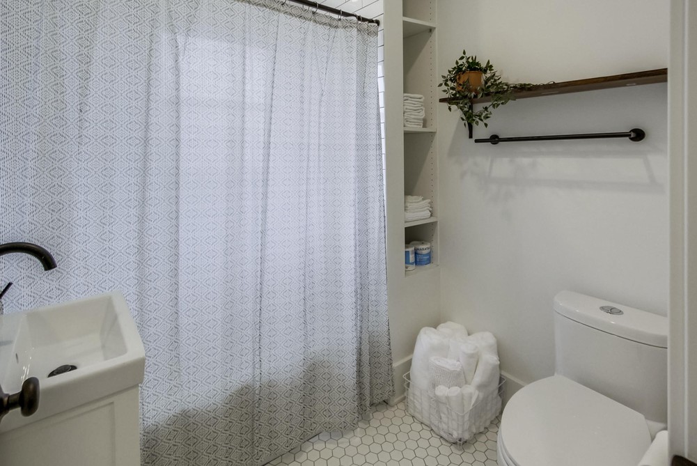 Virtual tour photo 33 of 48 for 4486 Kansas St