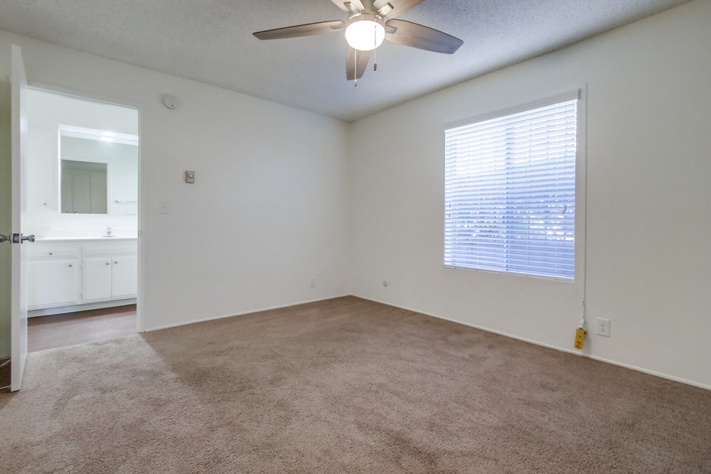 Virtual tour photo 25 of 29 for 4490 Collwood Blvd