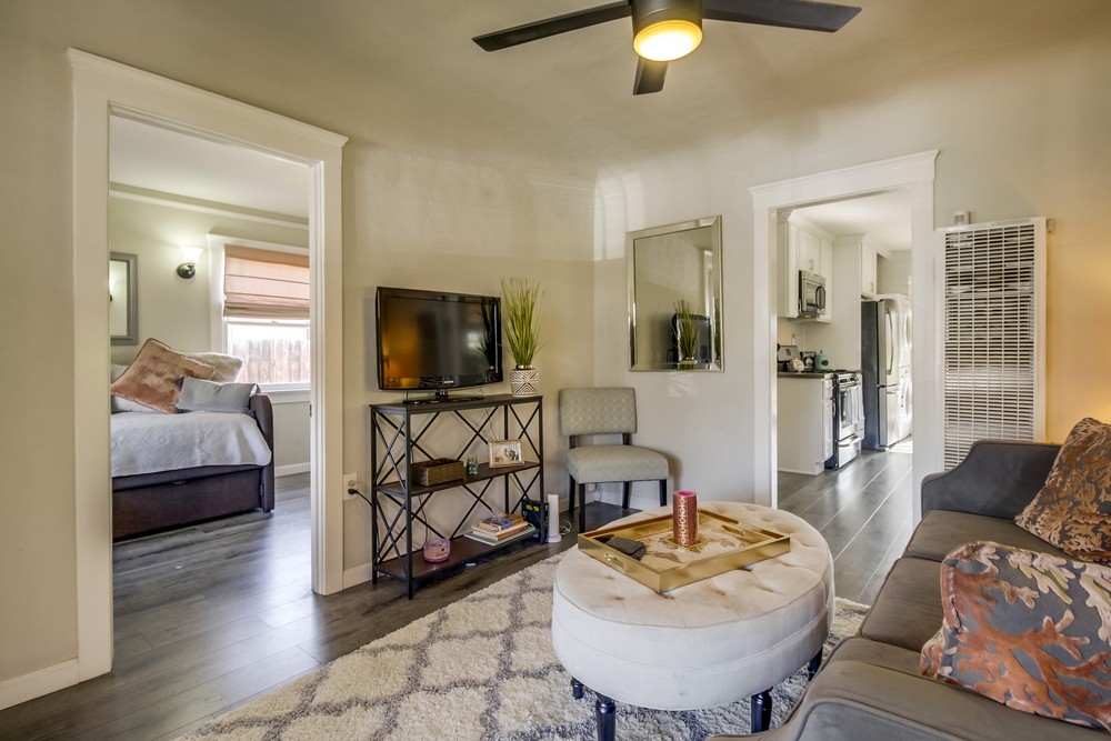 Virtual tour photo 9 of 36 for 4491 Altadena Ave