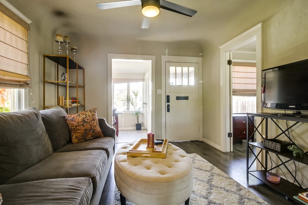 Virtual tour photo 11 of 36 for 4491 Altadena Ave