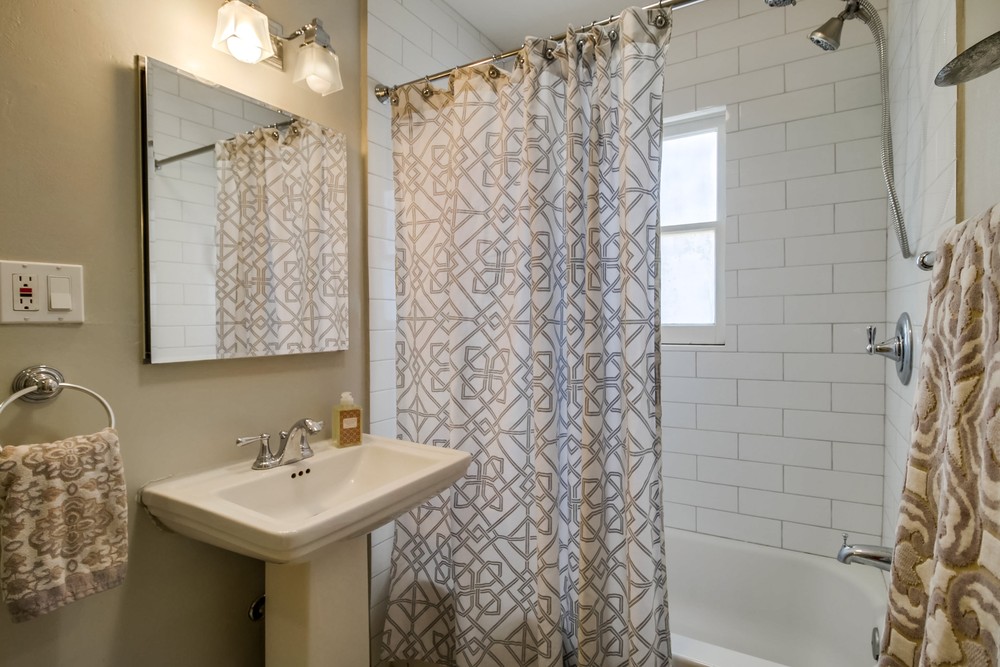 Virtual tour photo 27 of 36 for 4491 Altadena Ave