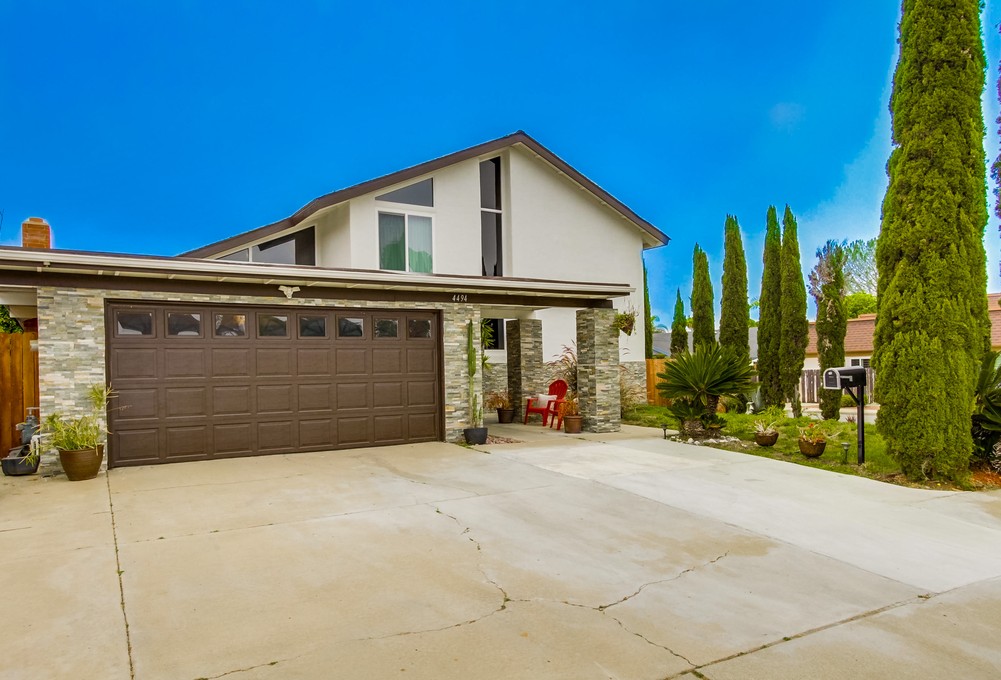 Virtual tour photo 3 of 46 for 4494 Benhurst Ave