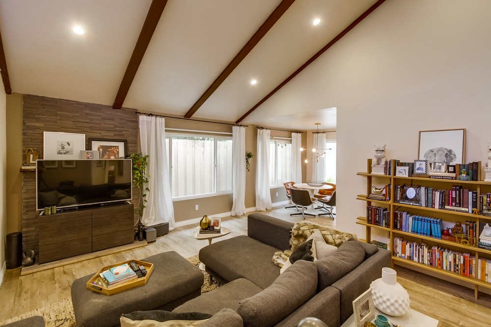 Virtual tour photo 9 of 46 for 4494 Benhurst Ave