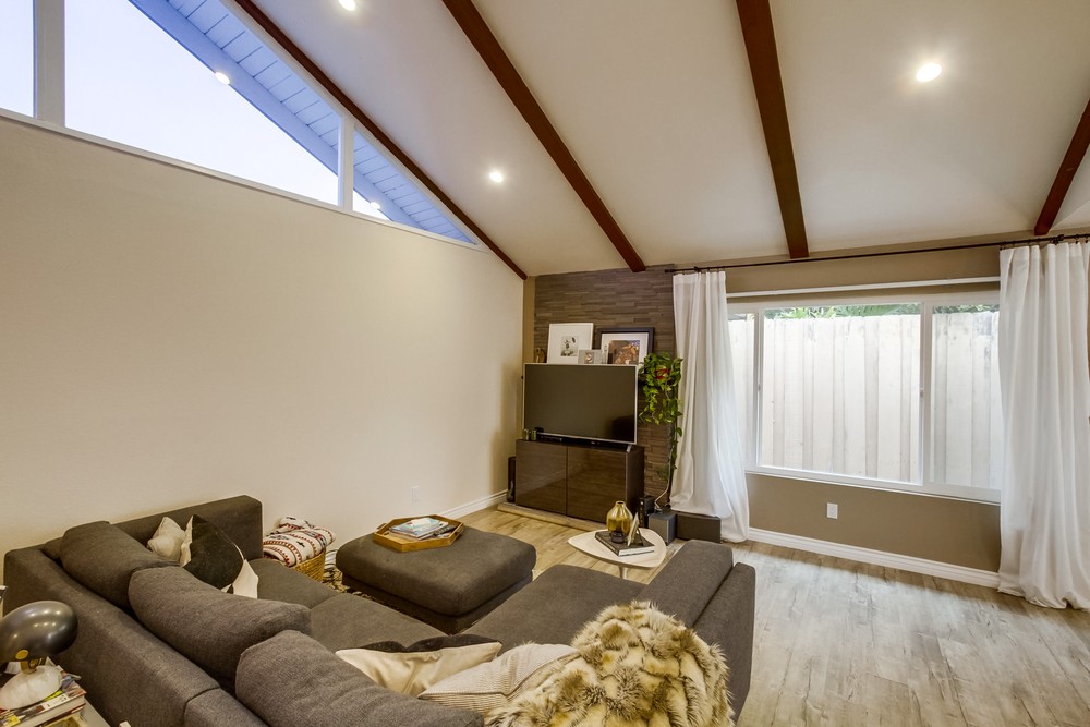 Virtual tour photo 10 of 46 for 4494 Benhurst Ave