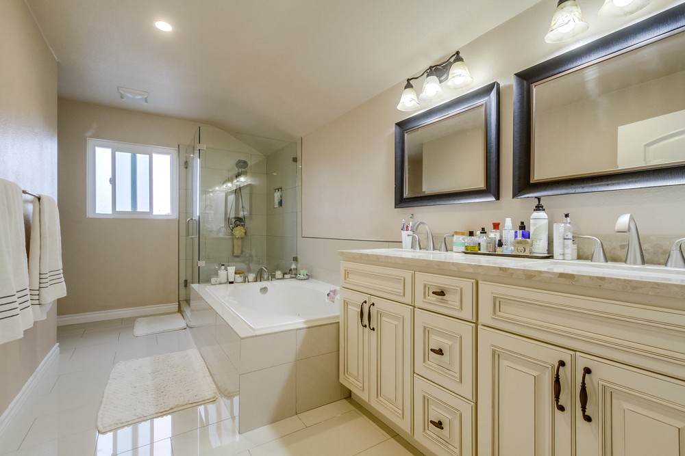 Virtual tour photo 29 of 46 for 4494 Benhurst Ave