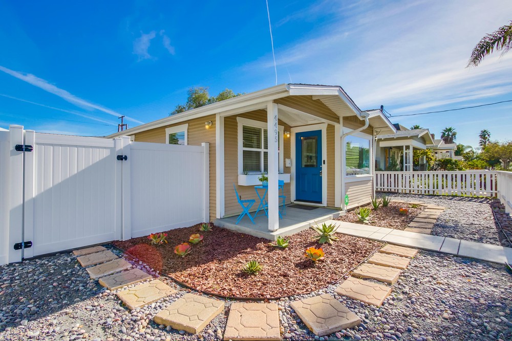 Virtual tour photo 5 of 42 for 4495 Cherokee Ave