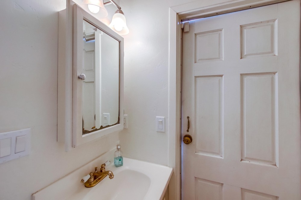 Virtual tour photo 23 of 42 for 4495 Cherokee Ave
