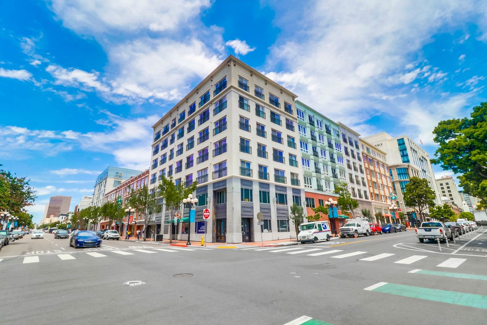 Virtual tour photo 1 of 32 for 450 J St