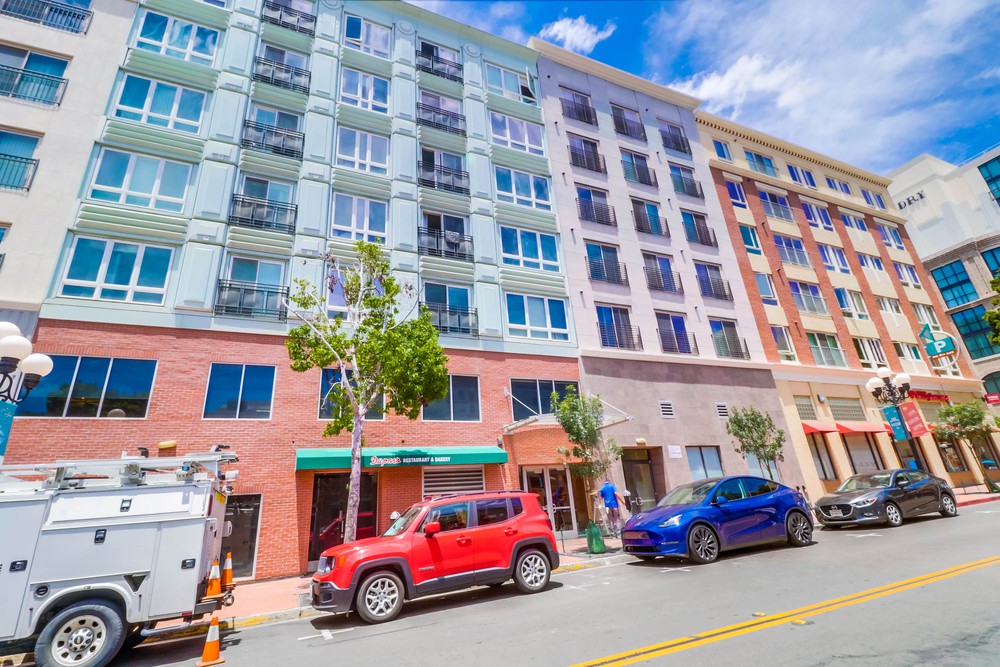 Virtual tour photo 4 of 32 for 450 J St