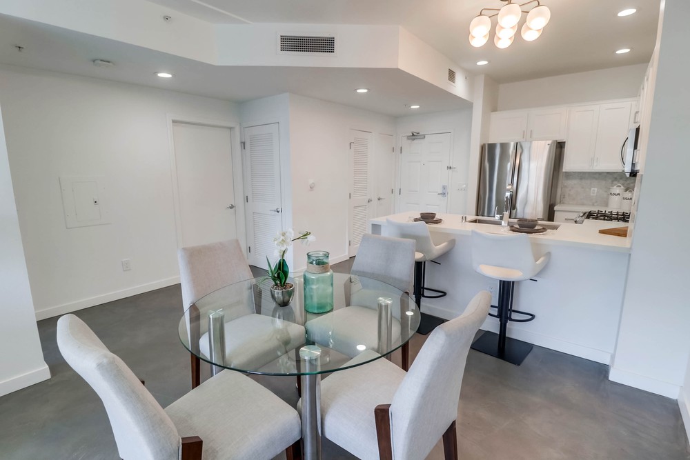 Virtual tour photo 13 of 32 for 450 J St