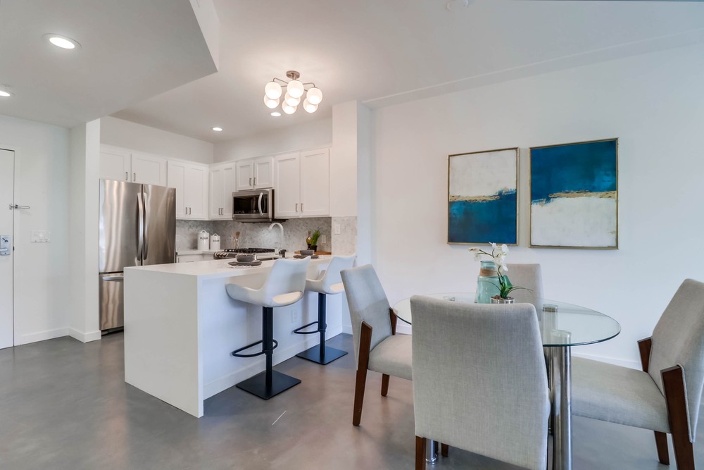 Virtual tour photo 14 of 32 for 450 J St
