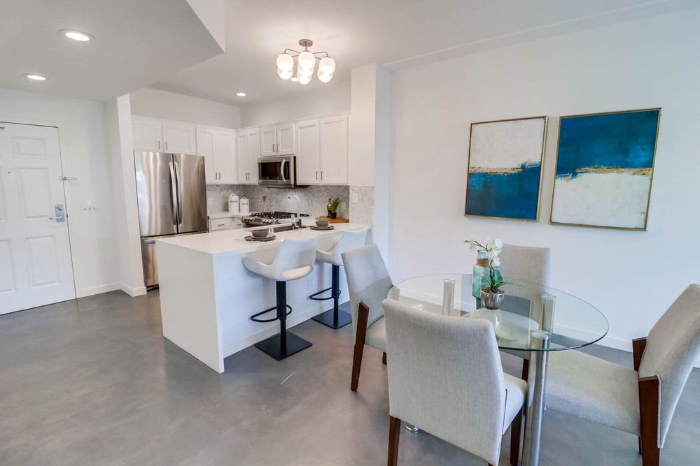 Virtual tour photo 15 of 32 for 450 J St