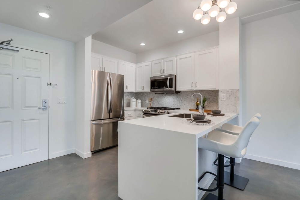 Virtual tour photo 17 of 32 for 450 J St