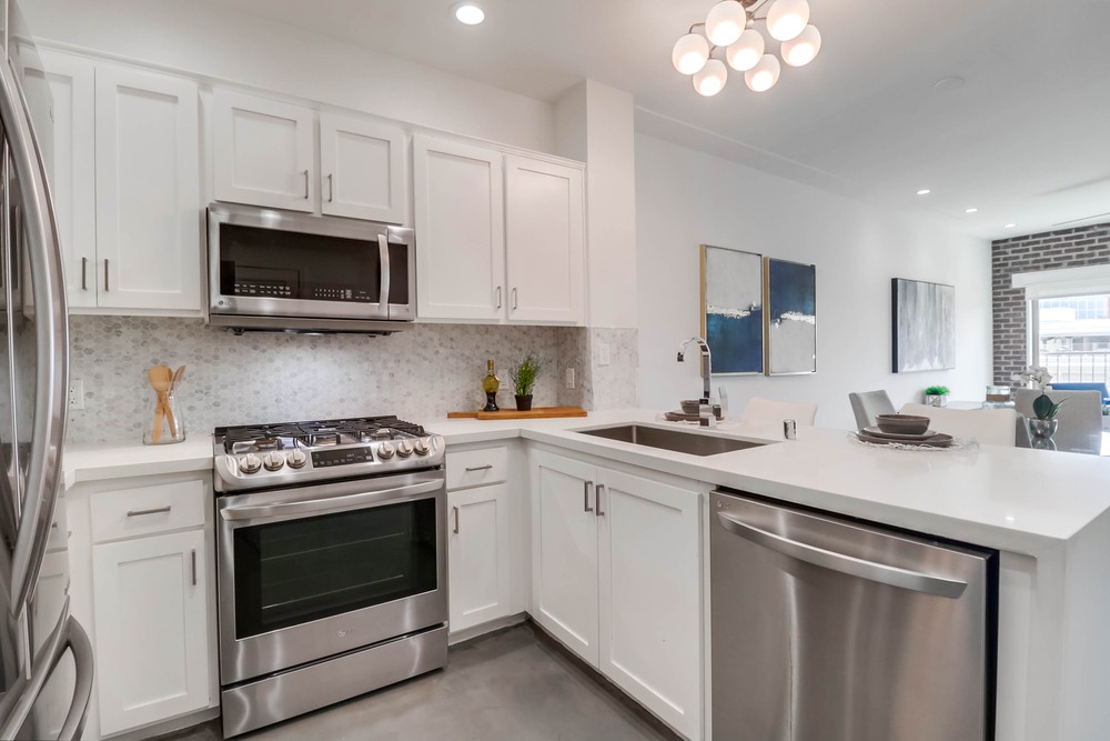 Virtual tour photo 18 of 32 for 450 J St