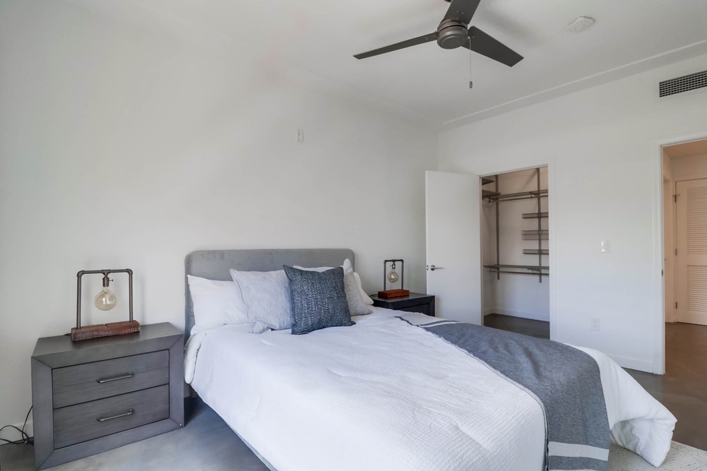 Virtual tour photo 23 of 32 for 450 J St