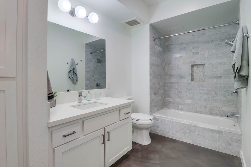 Virtual tour photo 25 of 32 for 450 J St