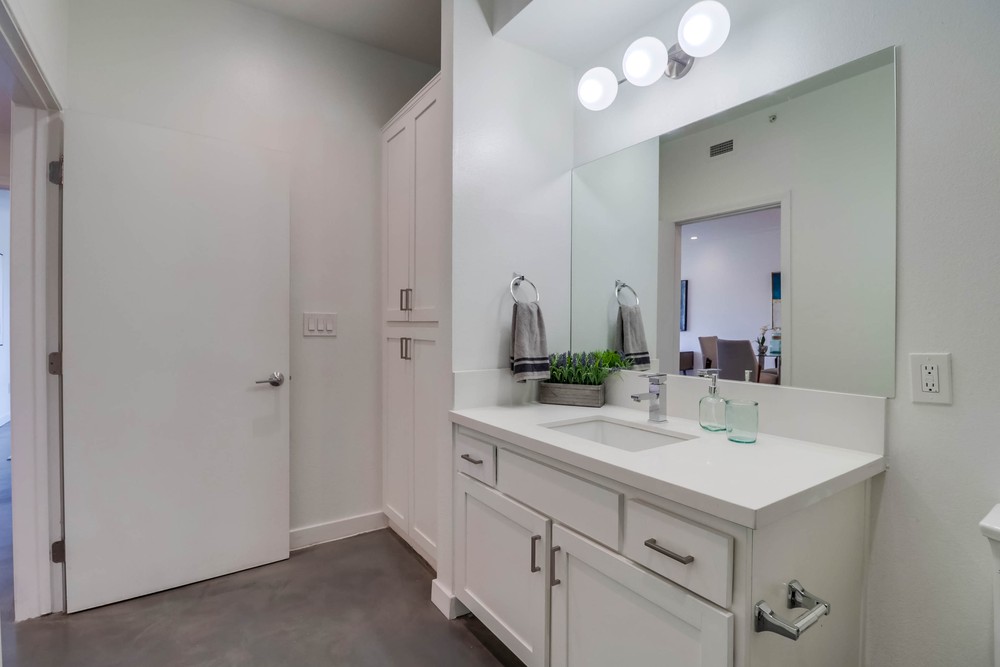 Virtual tour photo 28 of 32 for 450 J St