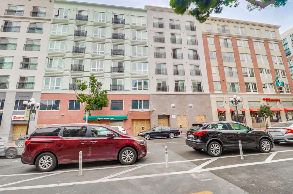Virtual tour photo 1 of 38 for 450 J St #4131