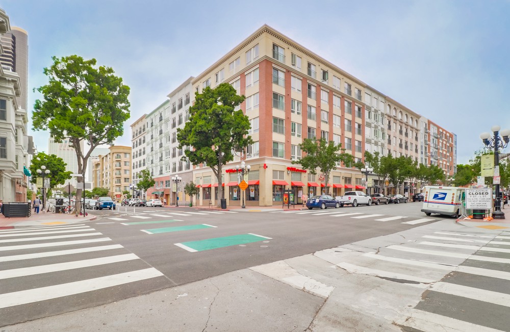 Virtual tour photo 3 of 38 for 450 J St #4131