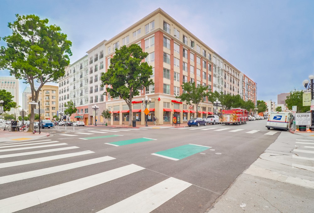 Virtual tour photo 4 of 38 for 450 J St #4131
