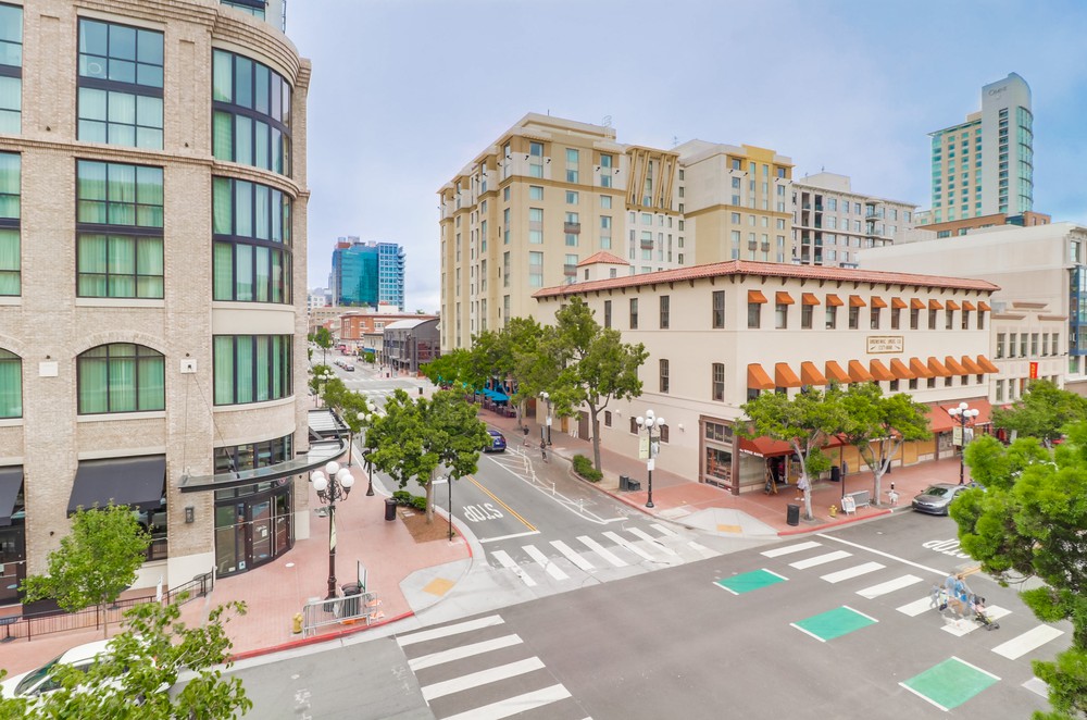Virtual tour photo 37 of 38 for 450 J St #4131