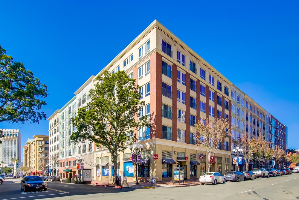 Virtual tour photo 1 of 52 for 450 J St #6211