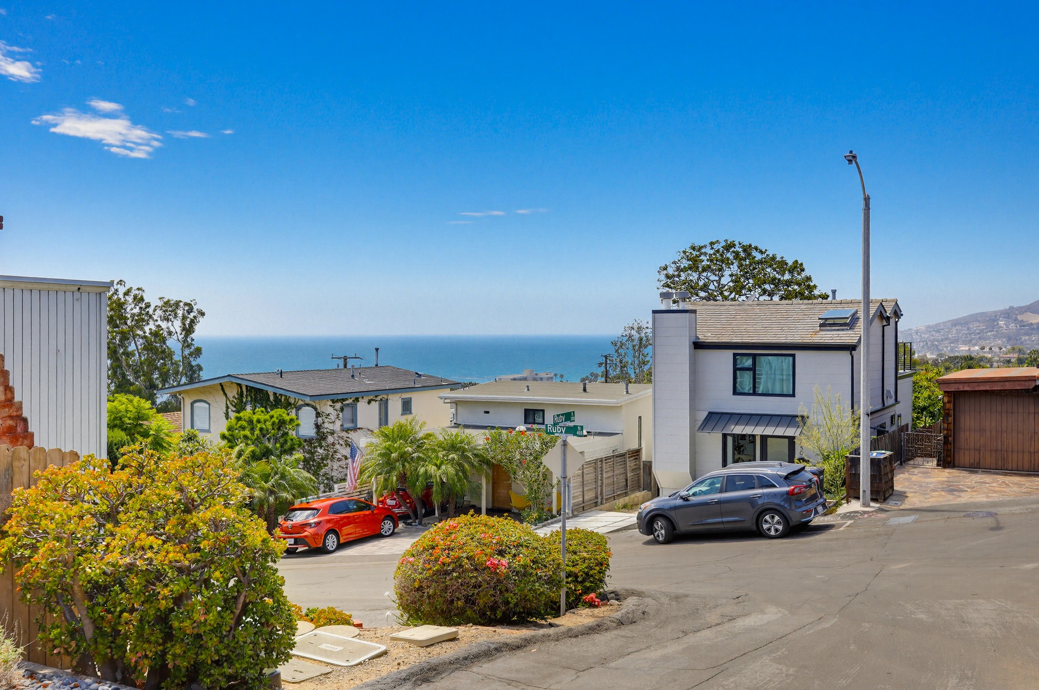 Virtual tour photo 1 of 13 for 450 Ruby St