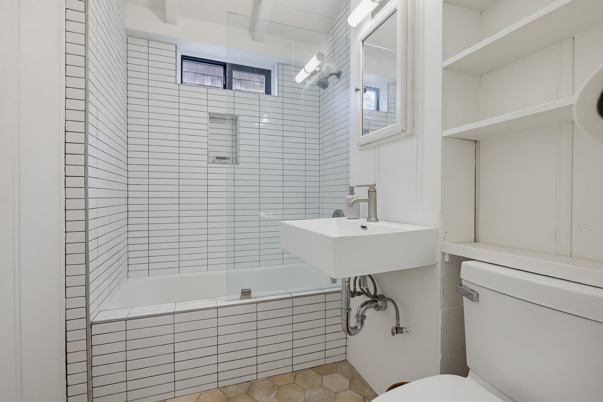 Virtual tour photo 11 of 13 for 450 Ruby St