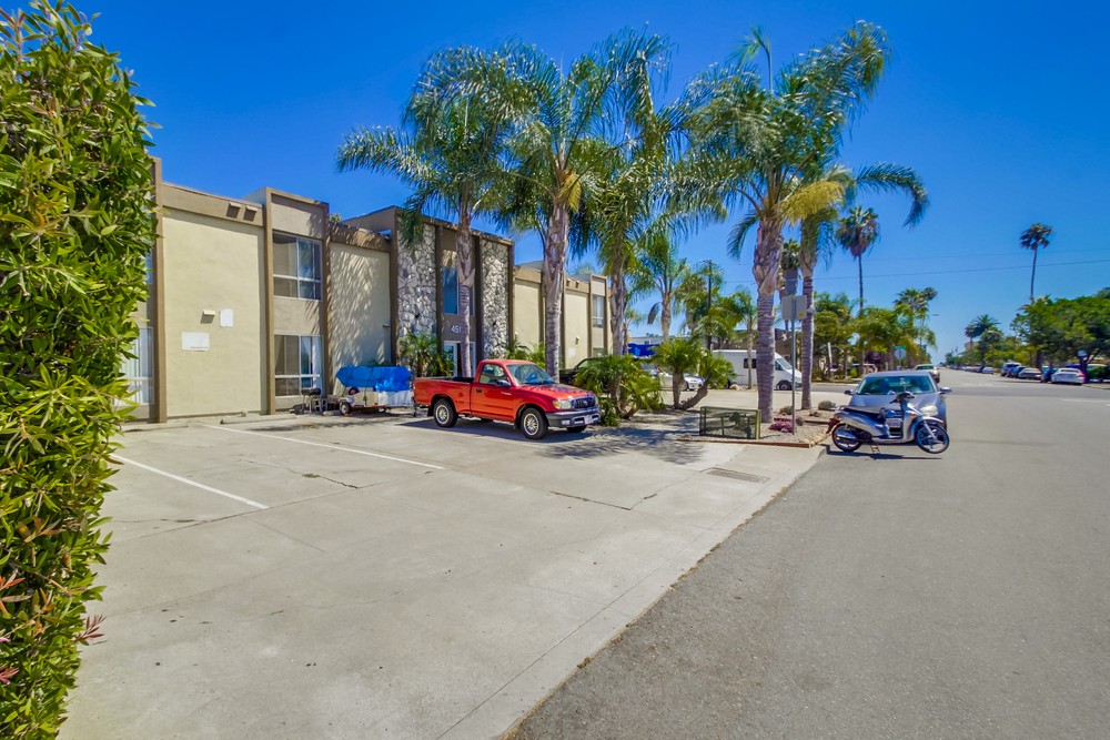 Virtual tour photo 3 of 31 for 4503 Hamilton St #12