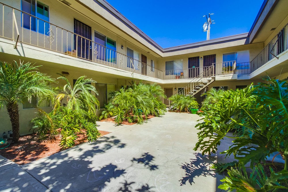 Virtual tour photo 6 of 31 for 4503 Hamilton St #12