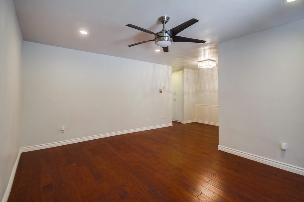 Virtual tour photo 7 of 31 for 4503 Hamilton St #12
