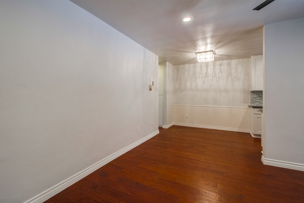 Virtual tour photo 8 of 31 for 4503 Hamilton St #12