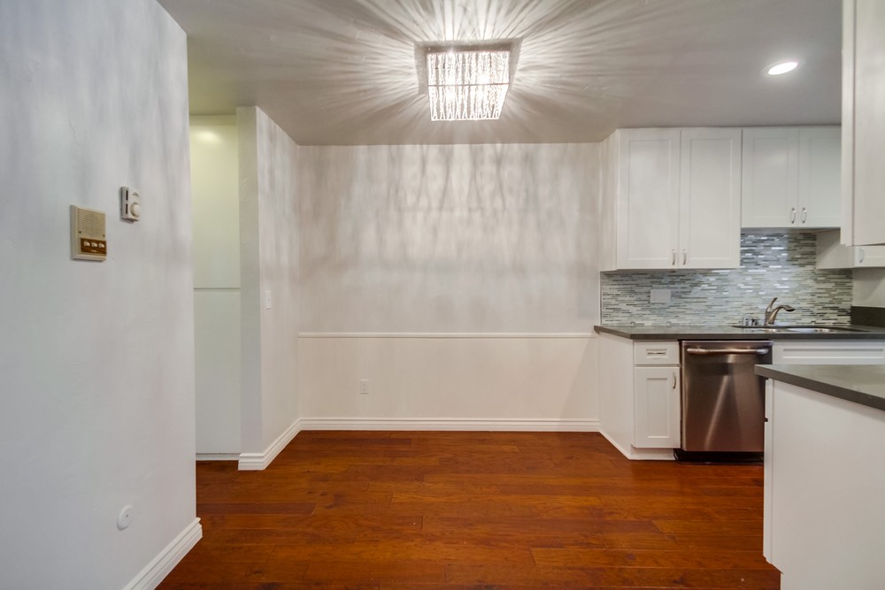 Virtual tour photo 13 of 31 for 4503 Hamilton St #12