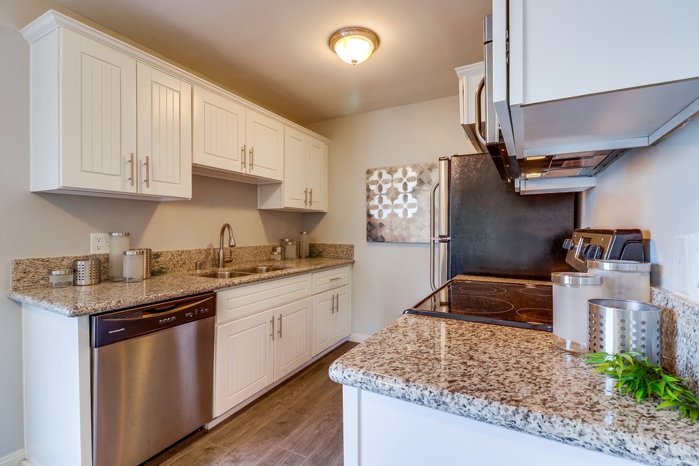 Virtual tour photo 14 of 29 for 4503 Hamilton St #8